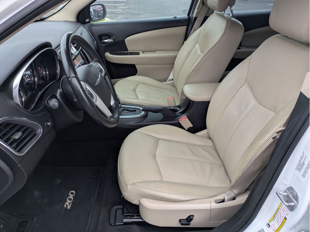 2011 Chrysler 200 Limited