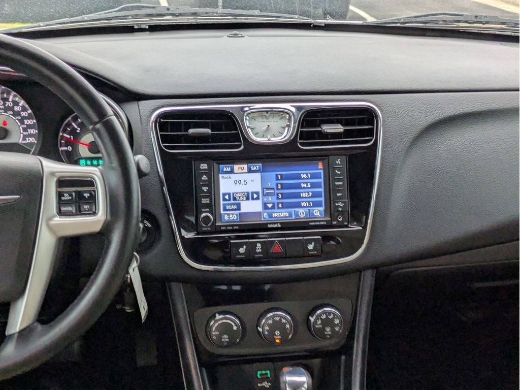 2011 Chrysler 200 Limited