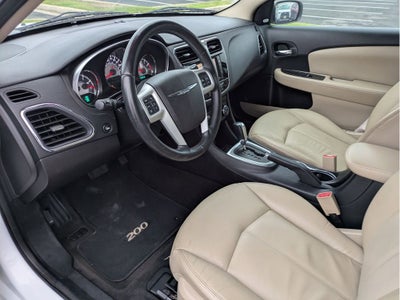 2011 Chrysler 200 Limited