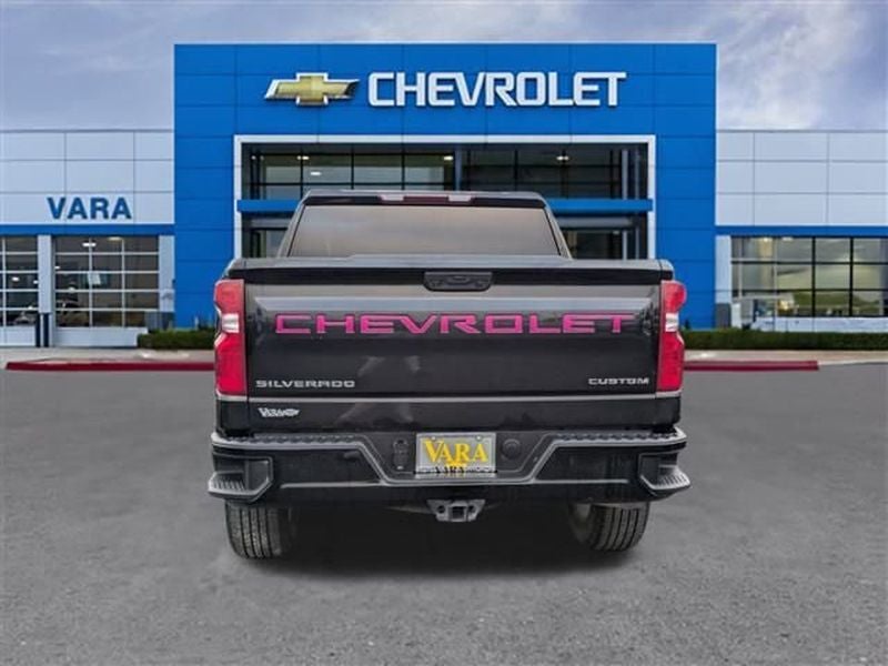 2024 Chevrolet Silverado 1500 Custom