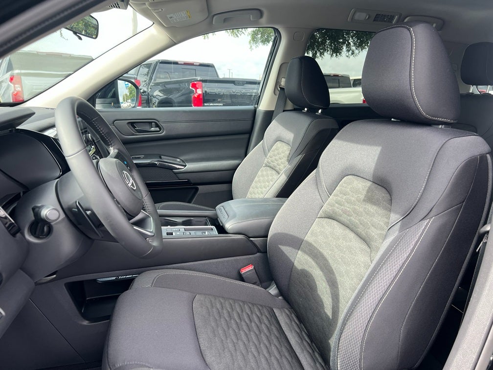 2024 Nissan Pathfinder SV FWD