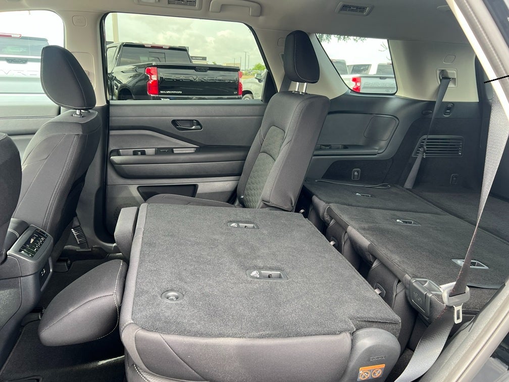 2024 Nissan Pathfinder SV FWD