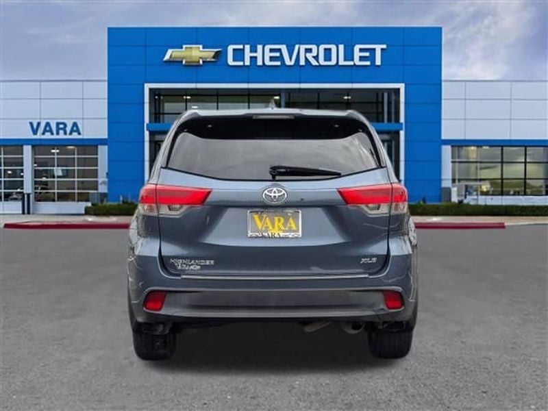 2018 Toyota Highlander SE