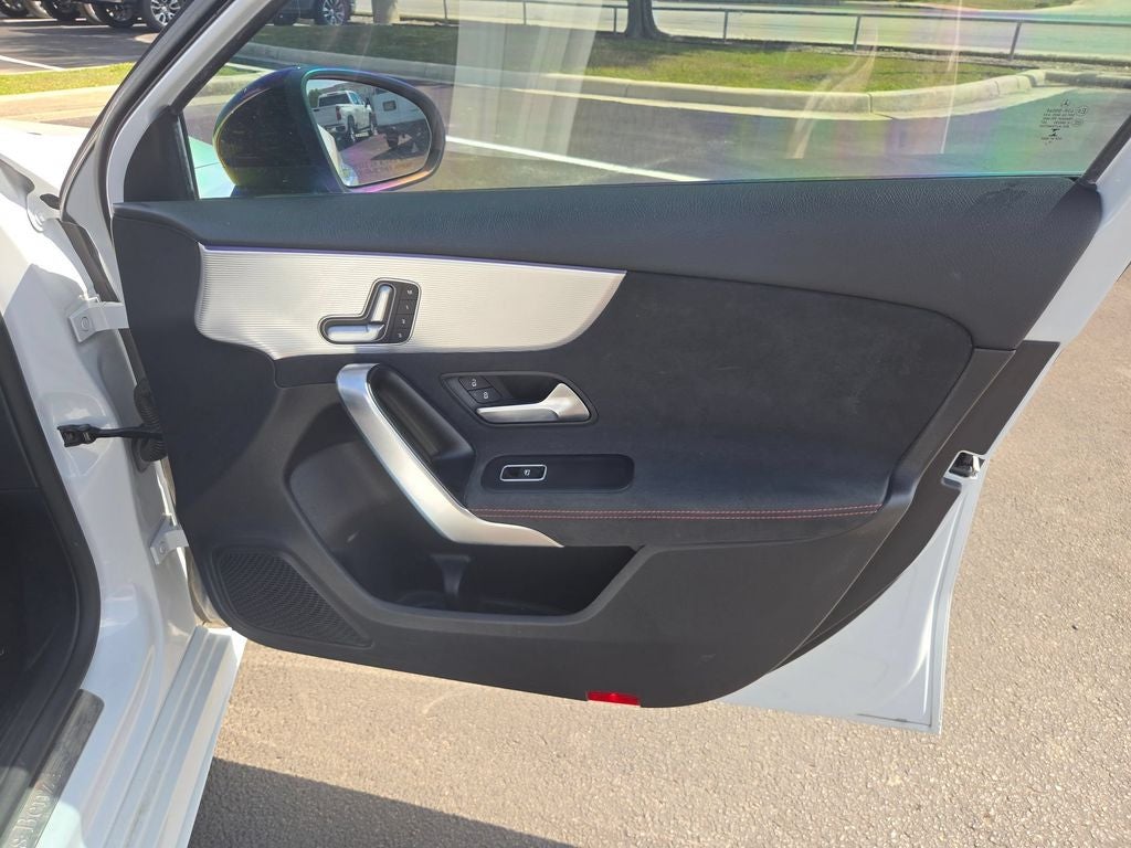 2020 Mercedes-Benz A 220 A 220